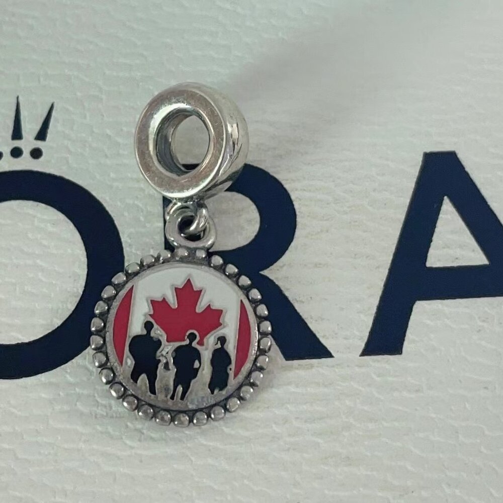 Pandora Canadian Army Exclusive Charm